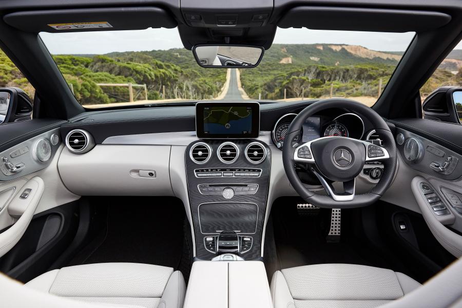 Торпедо Mercedes-AMG C43 4Matic Cabriolet 2016 года  (AU) (фото 7 из 17)